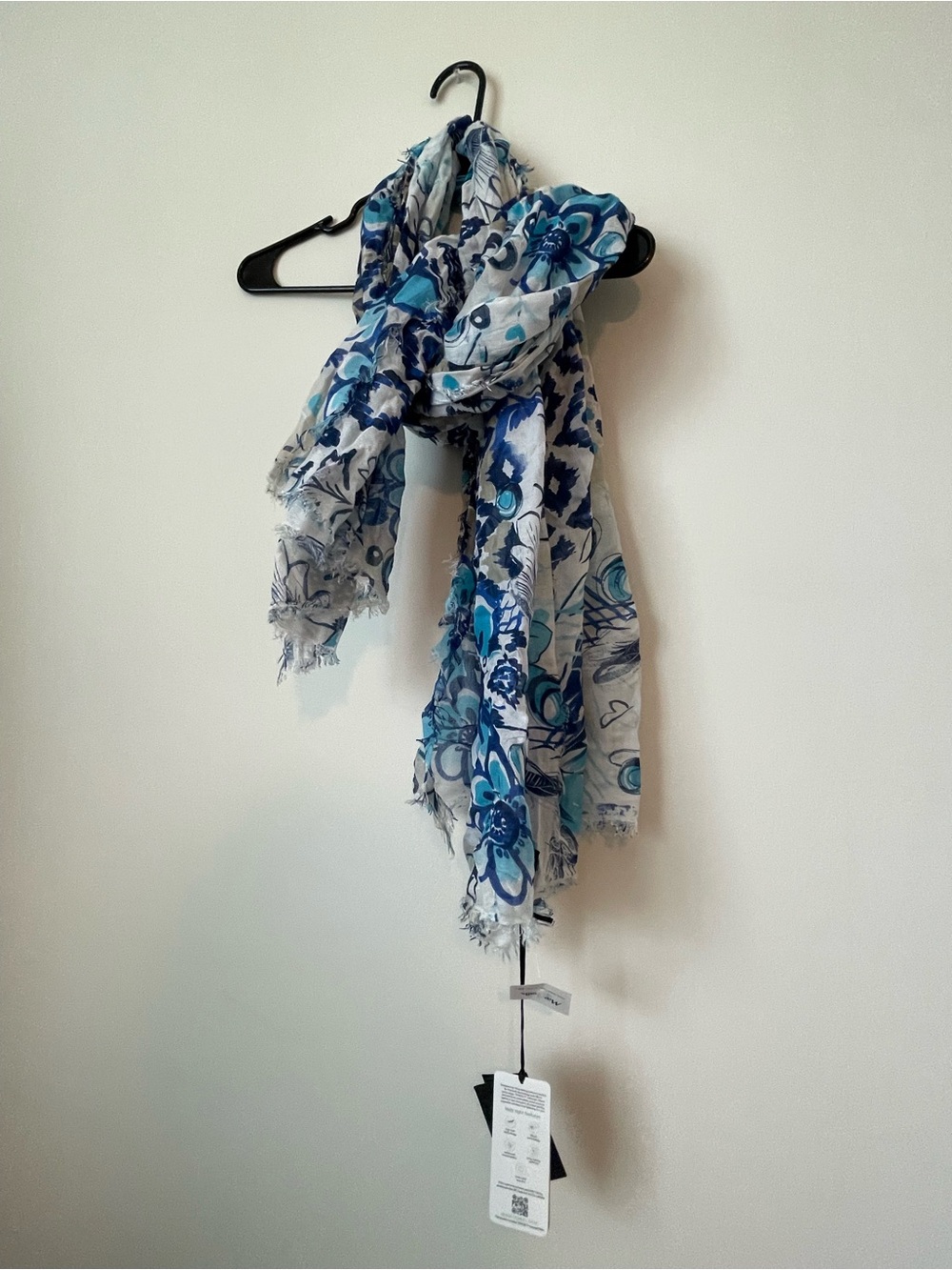 Nardi & Tagliaferri Wide Scarf Blue White Floral Fringe Hem New With Tags